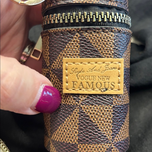 Fun lot of 12 wallets or pouches - Picture 10 of 13